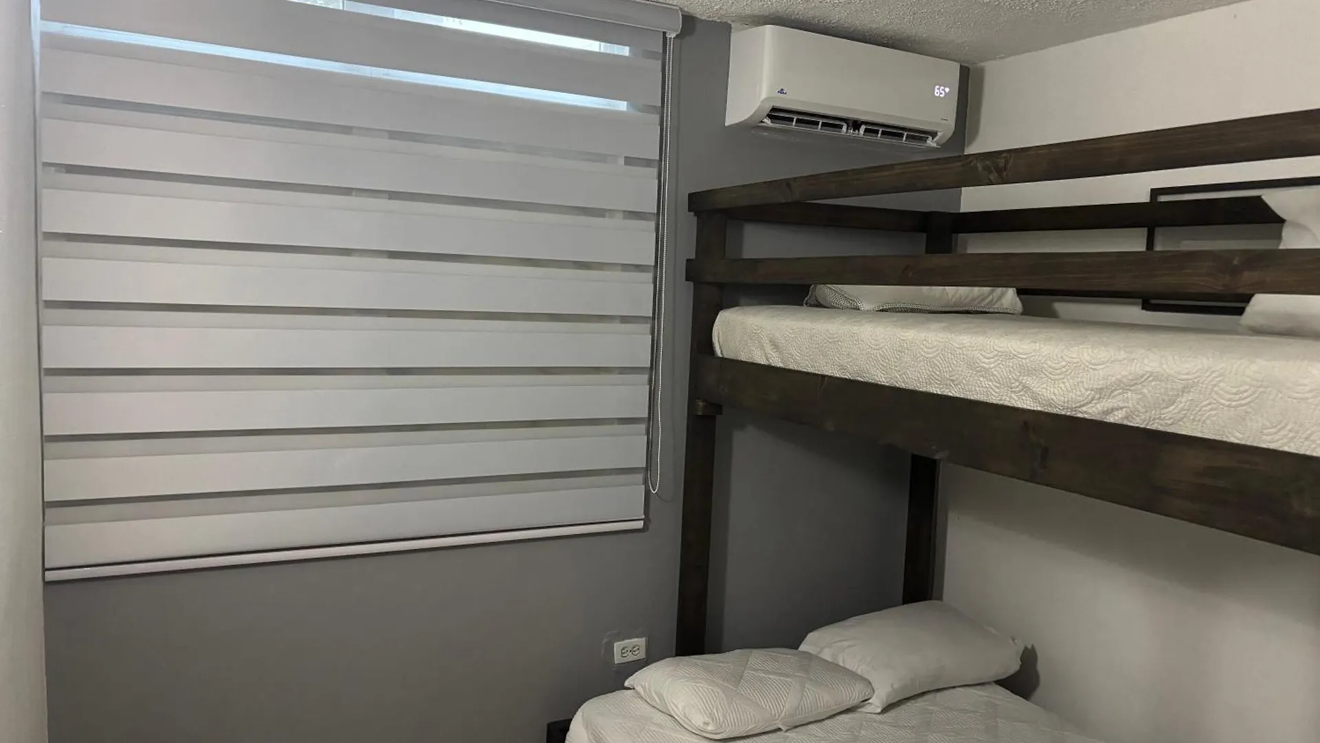 Private Apartment Near Sju Solar Battery Carolina